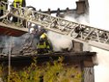 Feuer 3 Reihenhaus komplett ausgebrannt Koeln Poll Auf der Bitzen P390